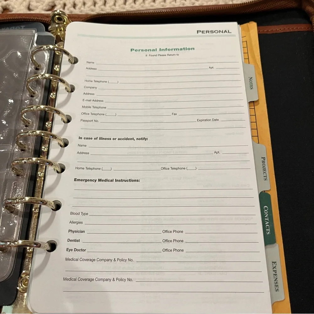 Day-Timer Vintage Green and Brown Leather Zipper Planner/Calendar - Picture 11 of 16